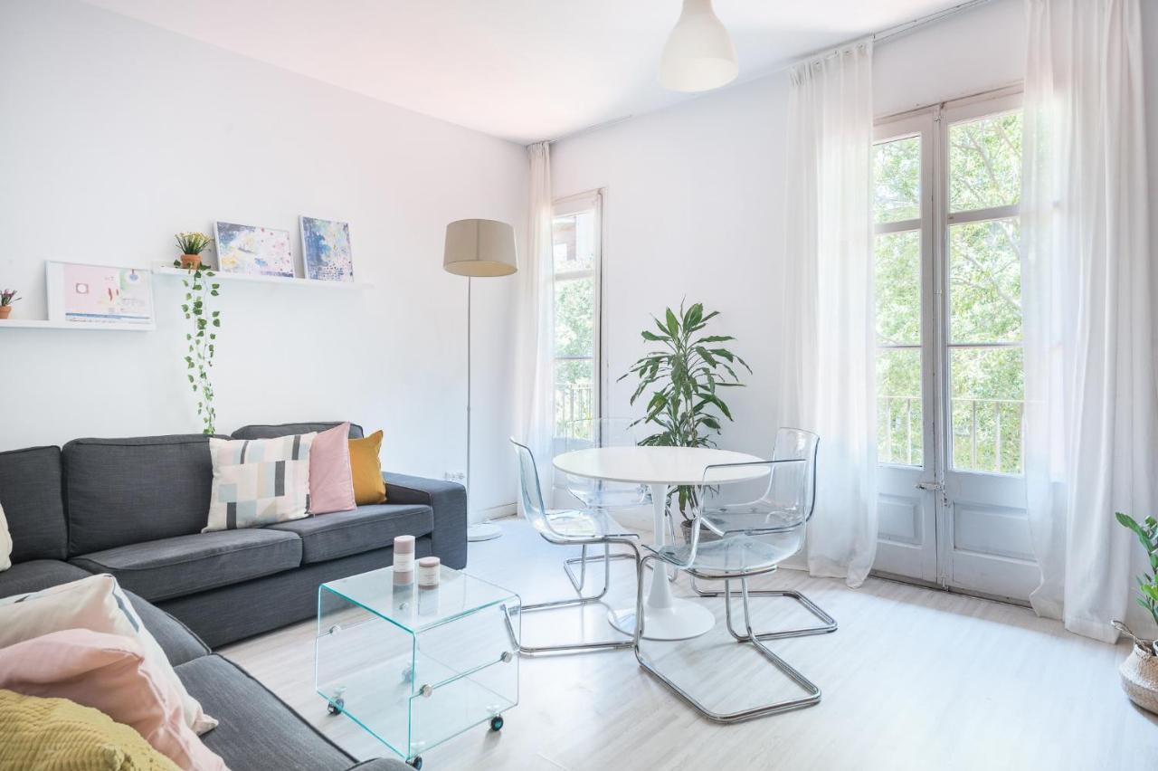 Spacious 3 Bed Apt In The Heart Of Sant Antoni Barcelona Exterior photo